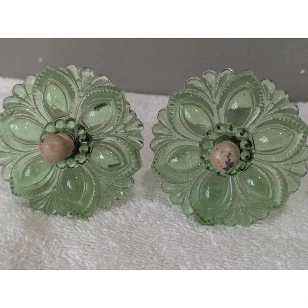 Antique Pressed Sandwich Glass Green Depression Curtain Tie Backs Rosettes Lot
